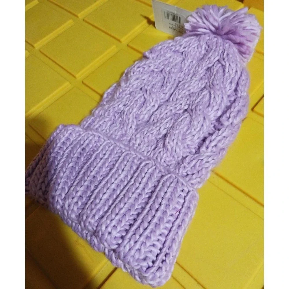 NEW Betty Rides Snowboarding Apparel Lavender Knit Amelia Beanie